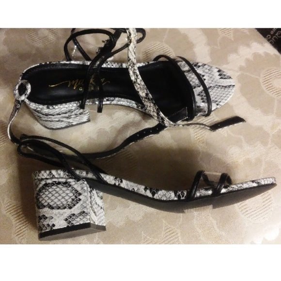 Mackin Girl Shoes - New Lady Snake Skin Sandals